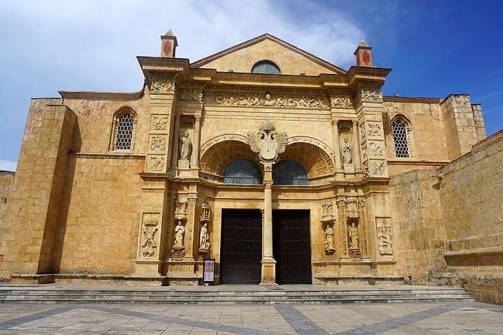 Santo Domingo and Alto de Chavón Full-Day Small-Group Tour — Colonial Santo Domingo, Los Tres Ojos & Art Village