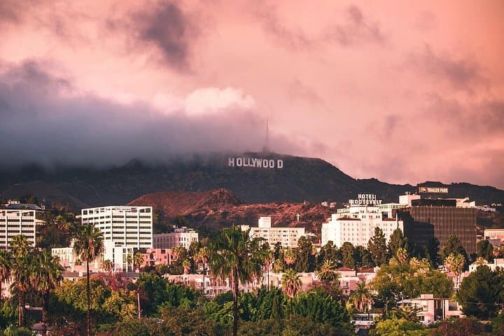 Haunted Hollywood Walking Tour: True Crime After Dark in Hollywood