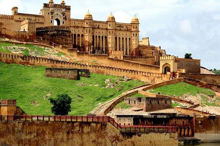 Same-Day Jaipur Tour from Delhi — Amber Fort, Hawa Mahal & Jantar Mantar