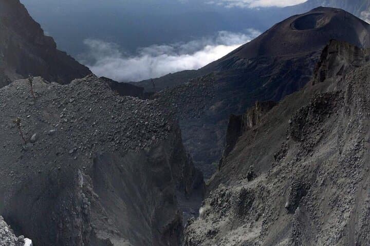4-Day Mount Meru Climb: Arusha’s Rugged Acclimatization Trek photo 4