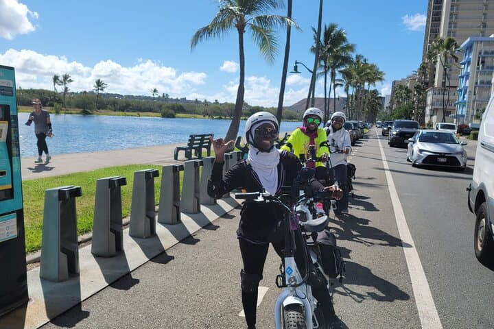 Waikiki to Manoa Falls e-Bike Ride and Hike — Oahu Day Tour photo 5