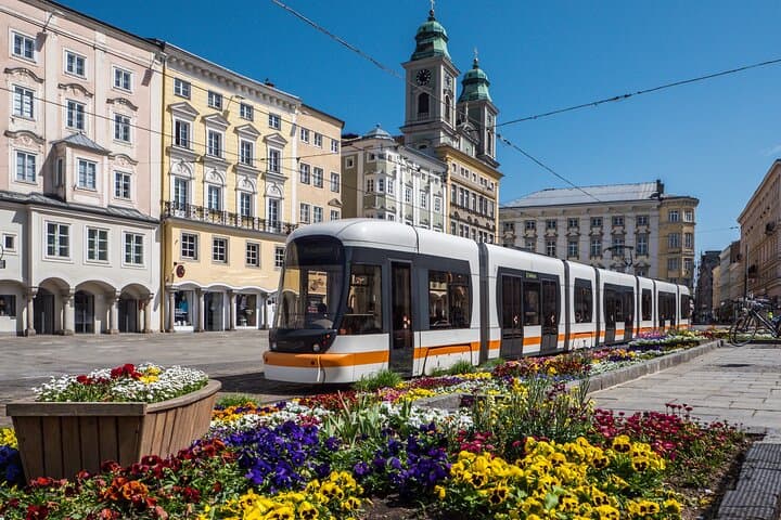 Linz Pöstlingberg and Old Town Walking Tour — Pöstlingbergbahn, Grottenbahn & City Highlights photo 6