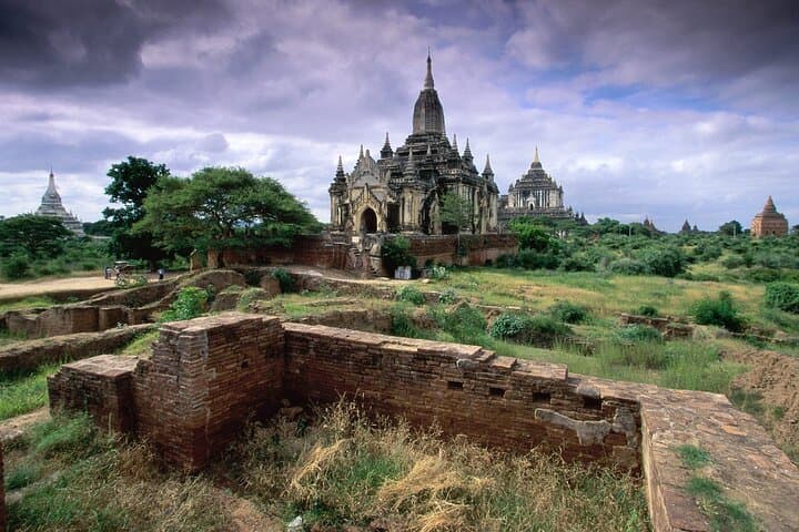 Sunset Horse-Cart Tour of Bagan's Ancient Temples photo 2
