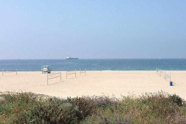 Full-Day Private Los Angeles Suburbs & Attractions Tour with Pickup photo 5