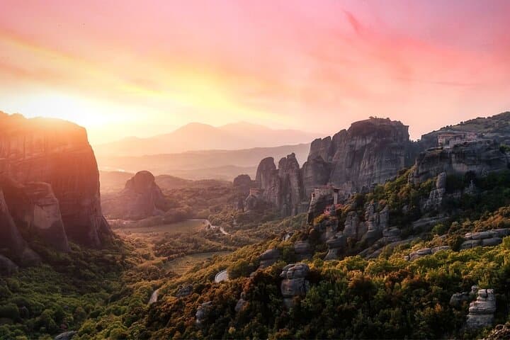 3-Day Meteora Trip from Athens: Guided Monasteries, Hiking & Museum photo 5
