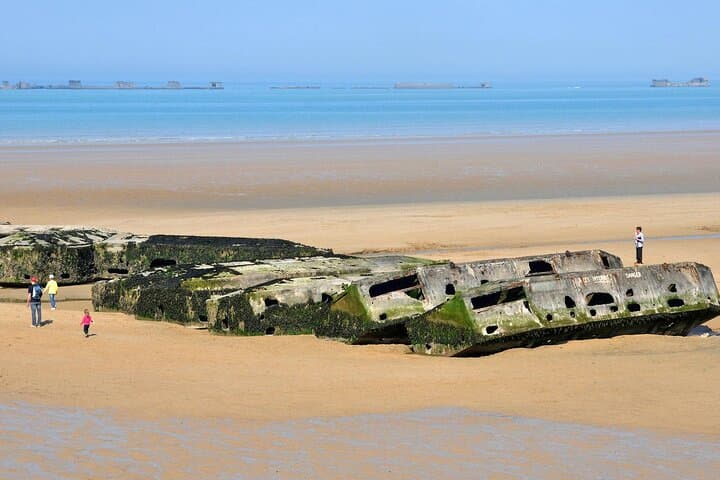 Private D-Day Landing Beaches Tour from Paris: Omaha, Pointe du Hoc & American Cemetery