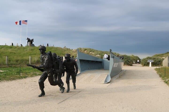 Private D-Day Landing Beaches Tour from Paris: Omaha, Pointe du Hoc & American Cemetery photo 4