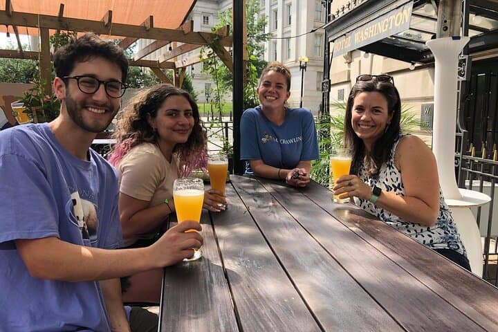 History, Spirits, and Stools: A Small-Group Pub Crawl Around the White House