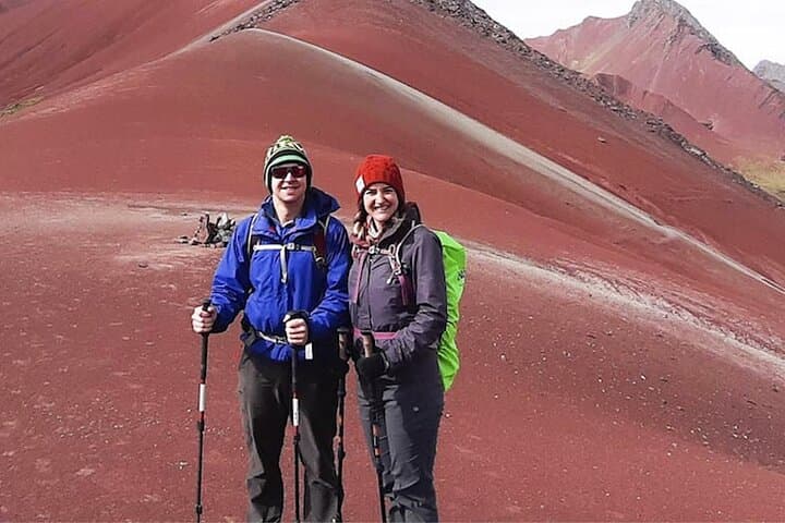 Red Valley Cusco: Full-Day Hike to the Red Valley and Rainbow Mountain