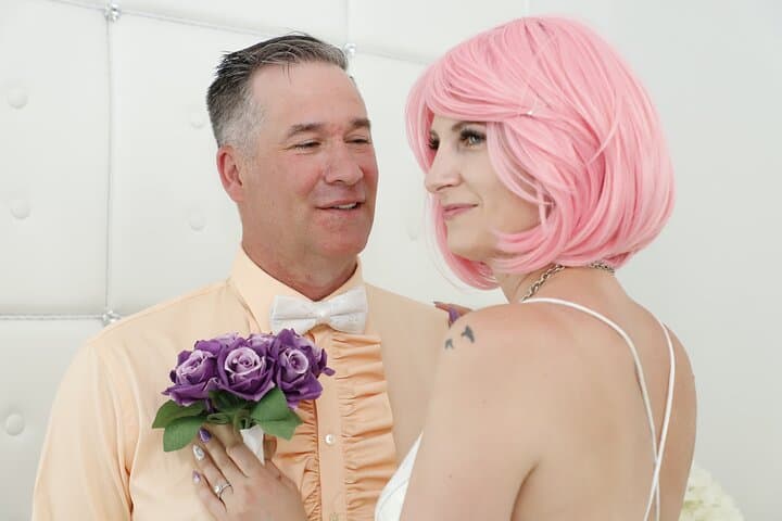 Quickie Las Vegas Wedding: Sign & Go at Paradise Wedding Chapel photo 6