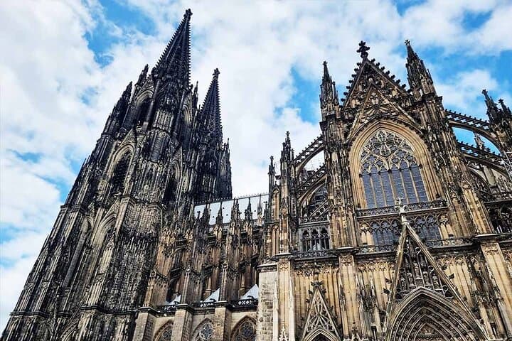 Cologne Cathedral Audio Scavenger Hunt: Private Mobile City Rally in the Old Town photo 2