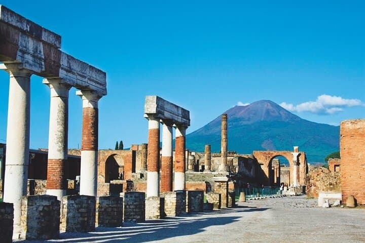 Pompeii and Mt Vesuvius Day Trip from Naples: Guided Tour to the Crater photo 6
