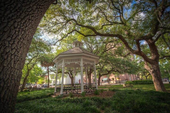 Battles & Brews Pub Crawl in Savannah — Civil War Walking Bar Tour photo 3