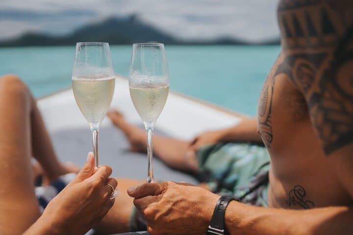 Luxury Private Bora Bora Full-Day Snorkel Tour & Motu Lunch photo 3