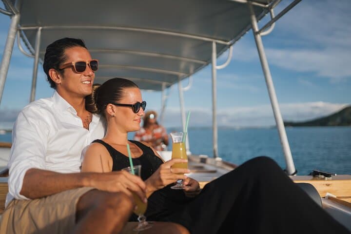 Private Luxury Sunset Cruise in Bora Bora Lagoon photo 2