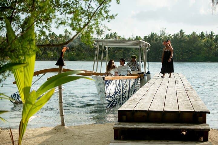 Private Sunset Cruise and Motu Dinner in Bora Bora — Luxury Lagoon Experience