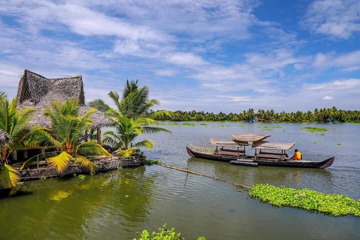 South India Forts, Palaces & Alleppey Backwater Cruise — 15-Day Heritage Tour