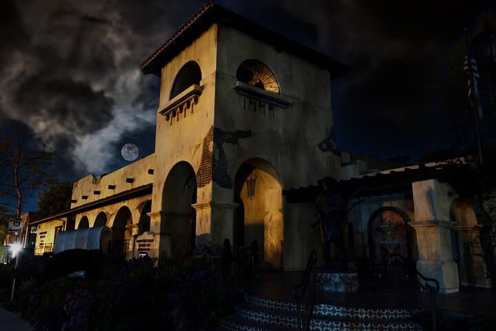 Sinister Shadows: Gaslamp Ghost Tour in San Diego's Historic Quarter photo 5