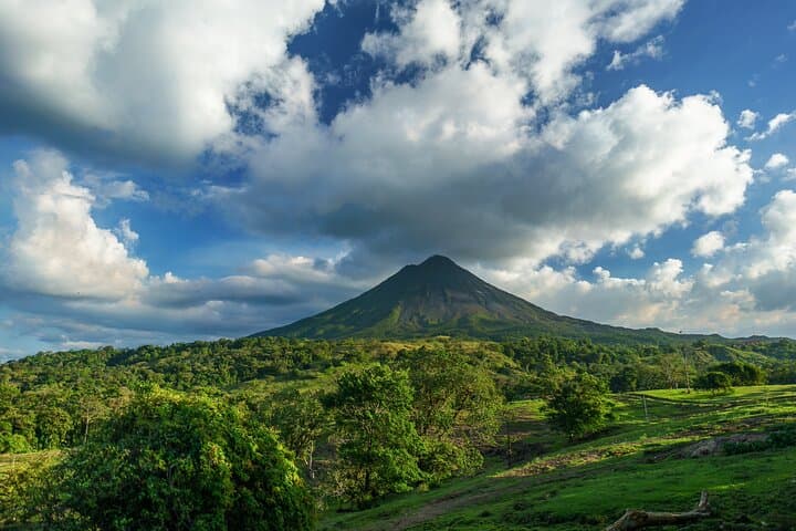 Private Transfer to Arenal Volcano National Park from San José photo 2