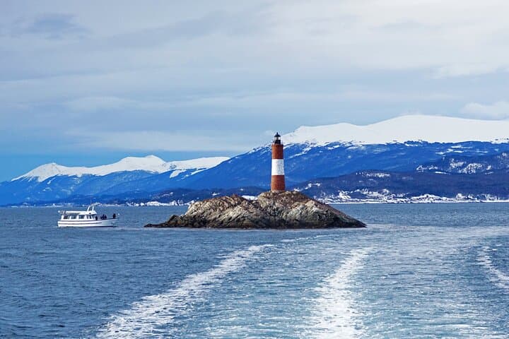 Beagle Channel Catamaran Cruise from Ushuaia: Les Éclaireurs & Wildlife