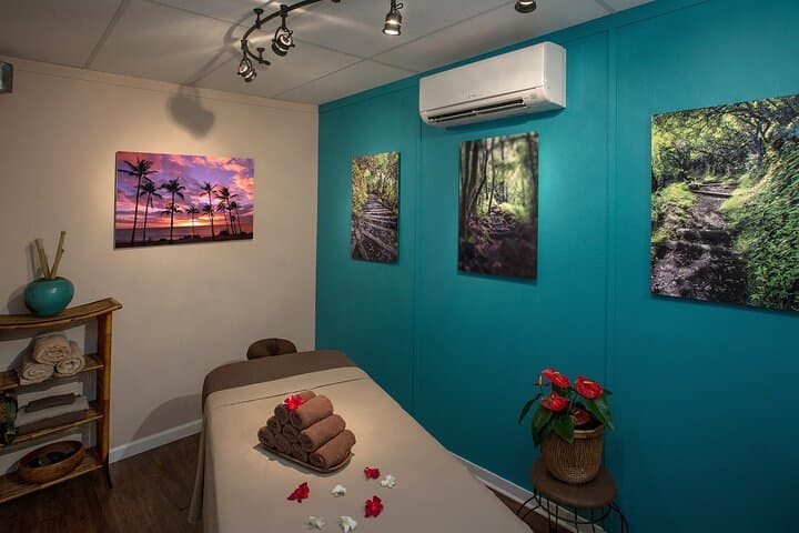 Honolulu 90-Minute Spring Full-Body Massage at Ward Avenue Spa photo 5