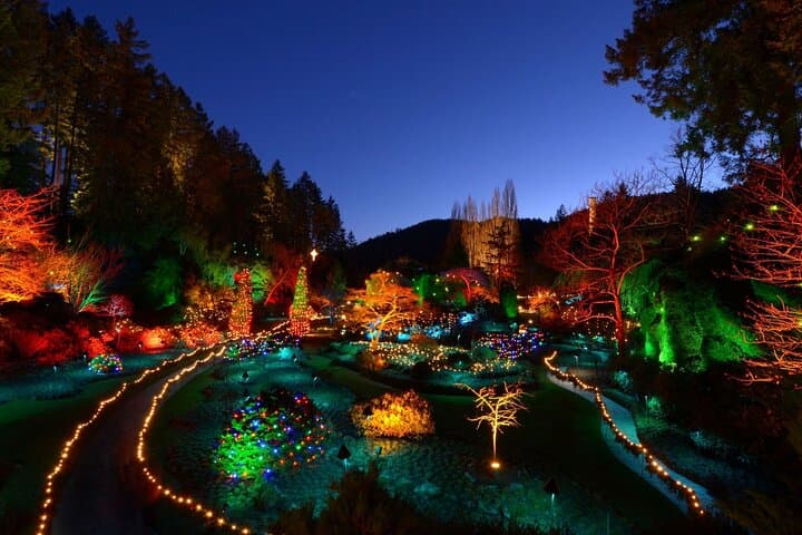 Victoria Holiday Lights Tour & Butchart Gardens — Ferry Sightseeing from Vancouver photo 5
