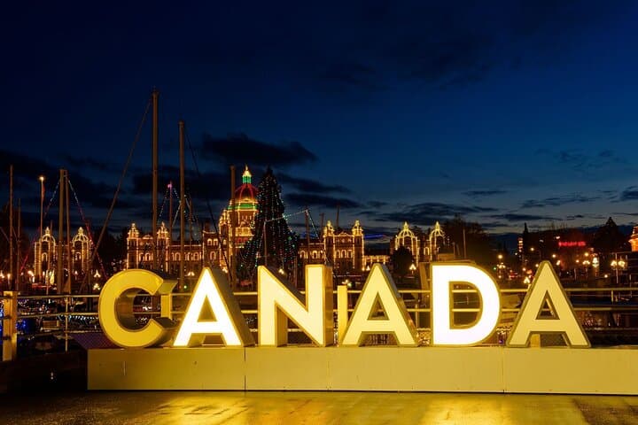 Victoria Holiday Lights Tour & Butchart Gardens: Ferry, History and Evening Illumination photo 4