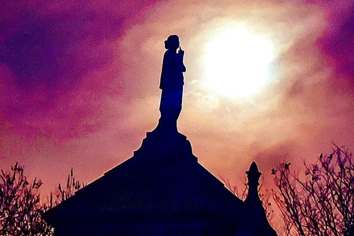 New Orleans Dead of Night: Ghosts and Cemetery Bus Tour photo 6