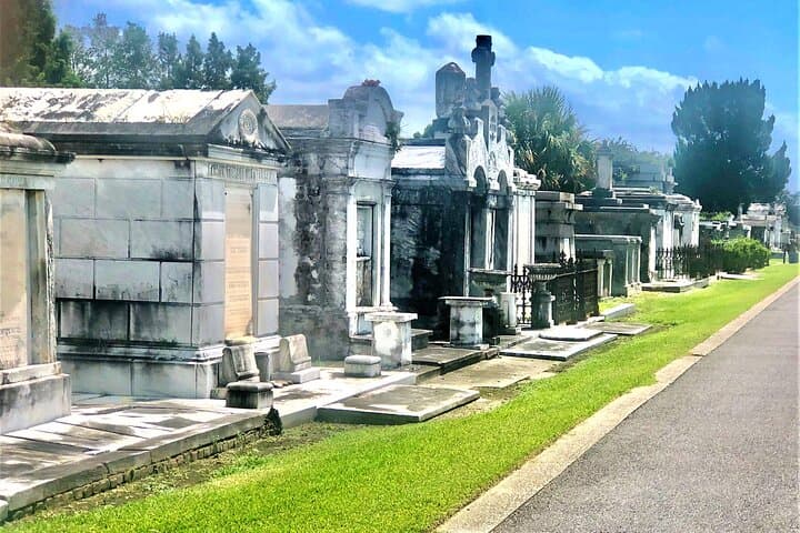 Explore New Orleans' Historic Cemeteries: 2-Hour Guided Walking Tour
