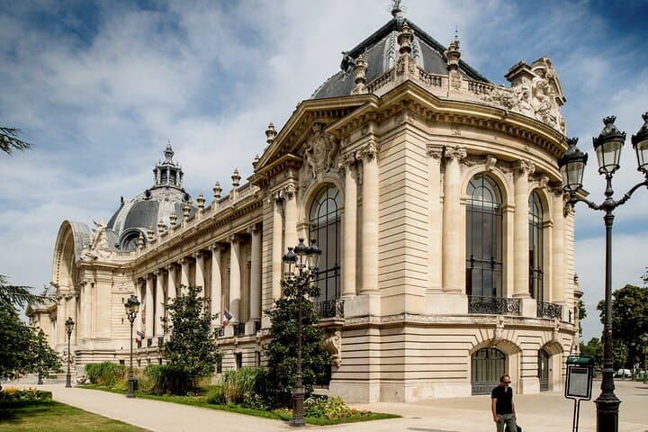 Private Paris City Tour: 3-Hour Guided Drive with Hotel Pickup photo 2