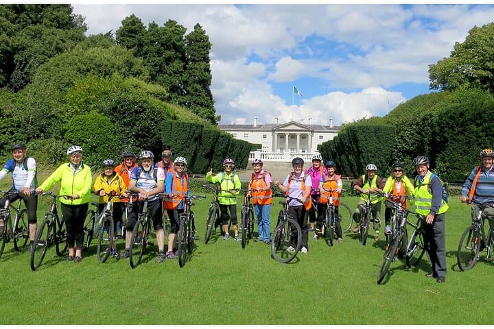 Explore Phoenix Park by Bike: Full-Day Rental in Dublin