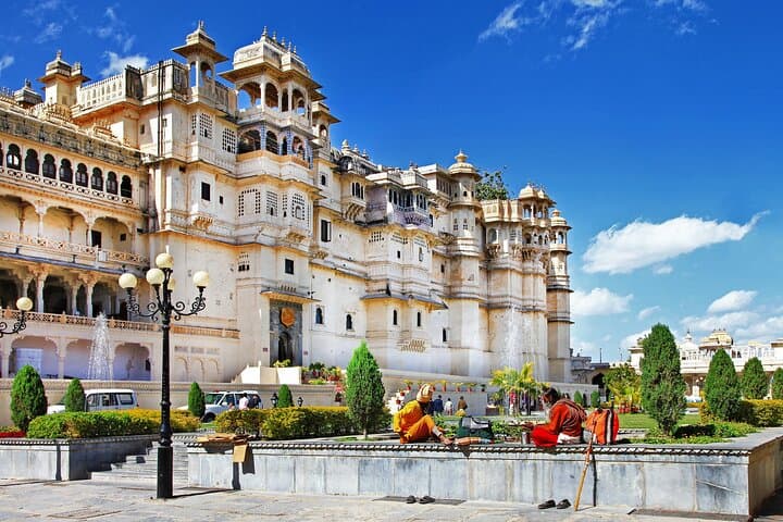 6-Day Mount Abu & Udaipur: Palaces, Temples & Aravalli Views