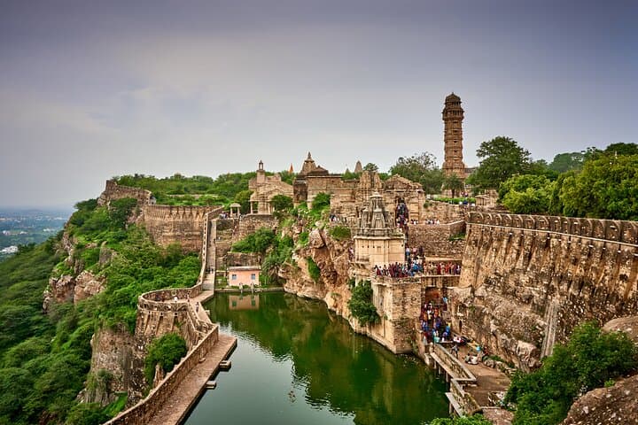 Day Trip to Chittorgarh Fort from Udaipur: History, Walks & Practical Guide