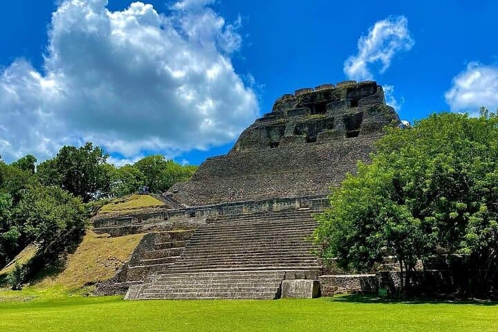 Xunantunich & Nohoch Che'en Cave Tubing from San Ignacio — Day Tour