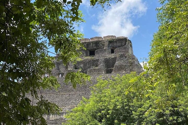 Xunantunich & Nohoch Che'en Cave Tubing from San Ignacio — Day Tour photo 3
