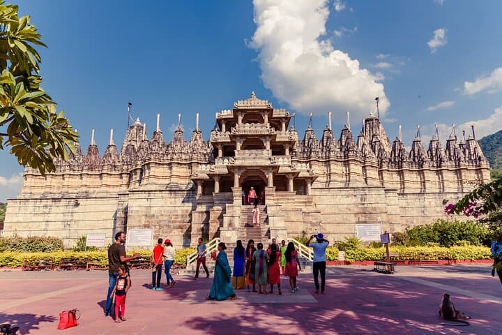 Ranakpur Temple & Kumbhalgarh Fort Day Tour from Udaipur (Jodhpur Drop) photo 1