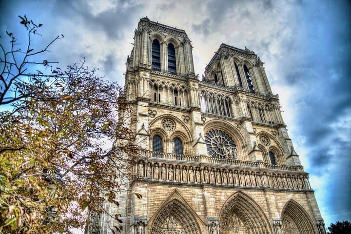 8-Day Paris Small-Group Tour: Mont-Saint-Michel, Versailles, Giverny & Loire Highlights photo 5