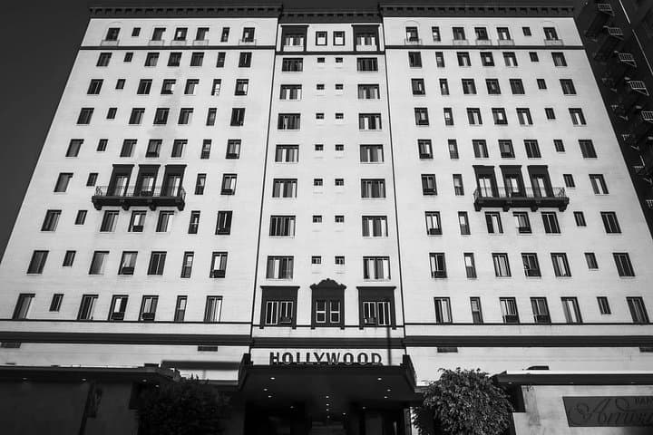 Haunted Hollywood Walking Tour: True Crime After Dark in Hollywood photo 2