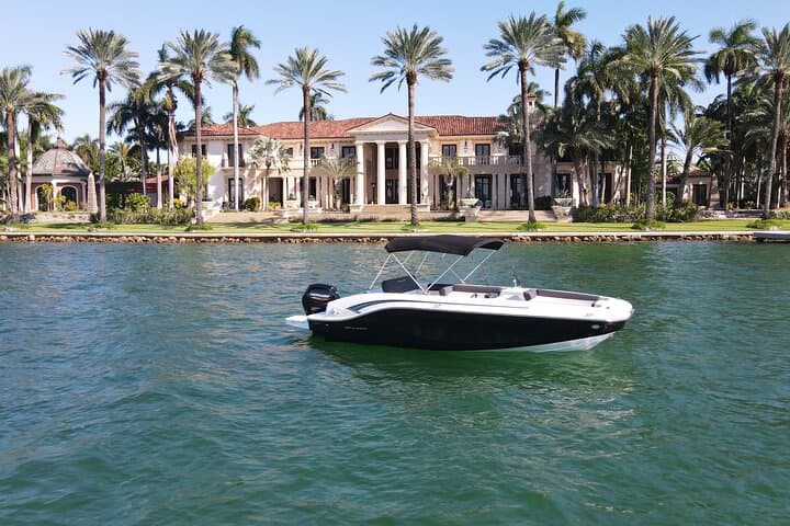Private Miami Boat Tour: Snorkel Biscayne Bay and Cruise Millionaire’s Row photo 2