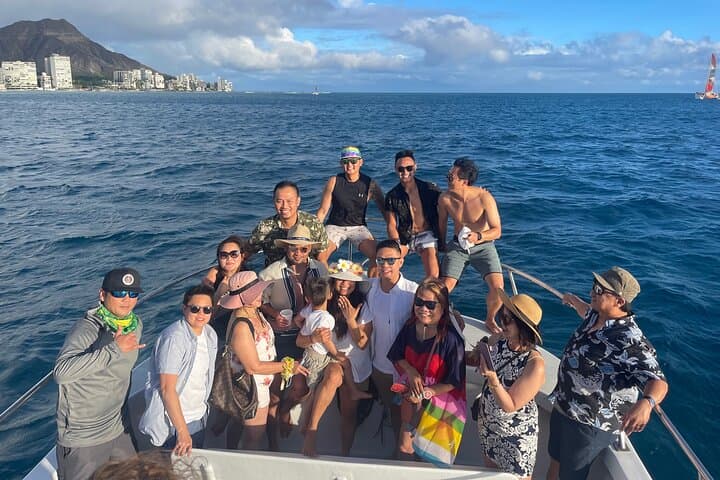 Turtle Canyon Snorkel Adventure: Waikiki Green Sea Turtle & Reef Cruise photo 2