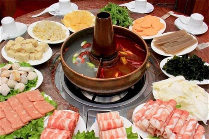 Longqing Gorge Ice Lantern Festival & Mongolian Hot Pot Dinner — Beijing Winter Tour photo 2