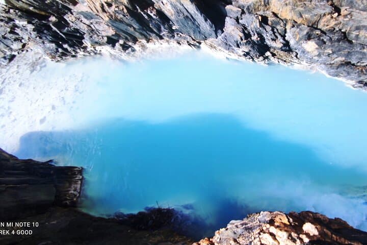 Two Colors Canyon Full-Day Hike: Rusty Cliffs and Turquoise Pools from Cusco