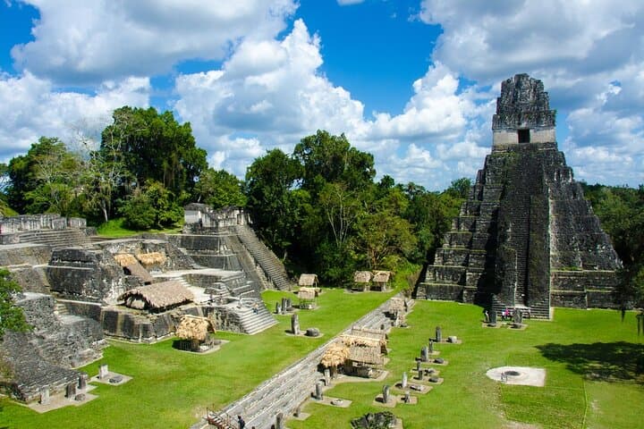 Full-Day Tikal Tour from Flores: Explore Mayan Temples and Jungle Wildlife