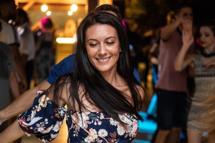 Madrid Salsa Lovers: 90-Minute Salsa Experience & Private Dance Lessons