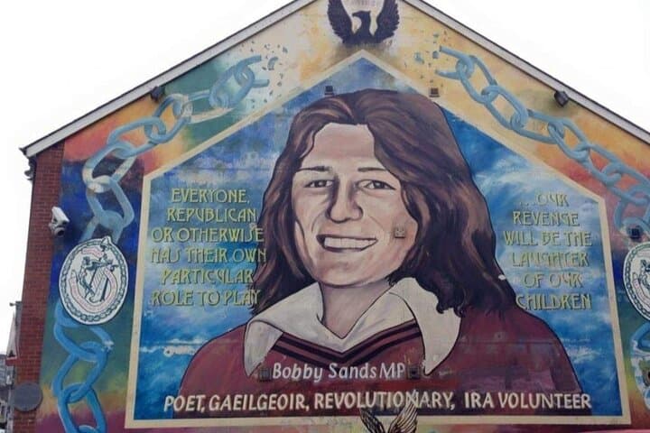 Private Political History & Murals Tour Belfast: Peace Walls, Murals & Troubles Stories photo 3