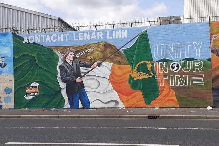 Private Political History & Murals Tour Belfast: Peace Walls, Murals & Troubles Stories photo 5