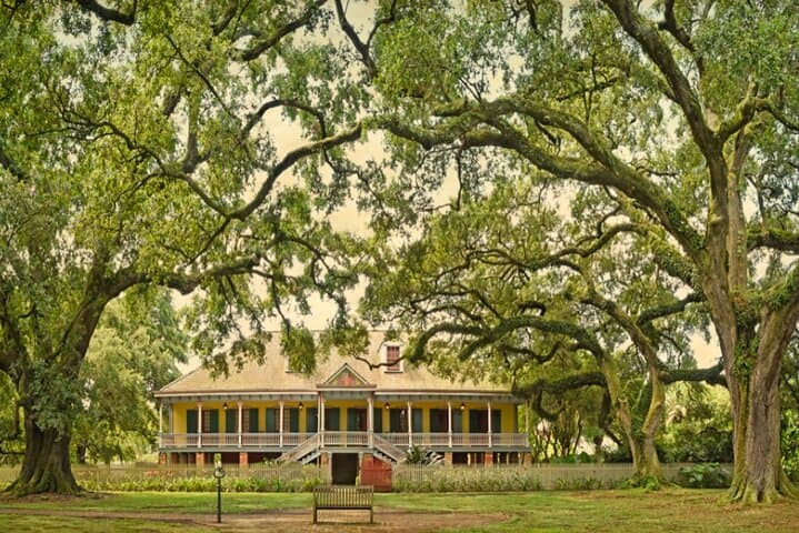 Laura Plantation Guided Tour from New Orleans — Creole History on River Road