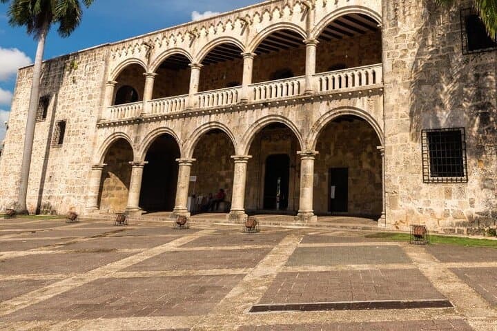 Full-Day Santo Domingo Tour — Colonial Zone, Los Tres Ojos & Columbus Lighthouse photo 3