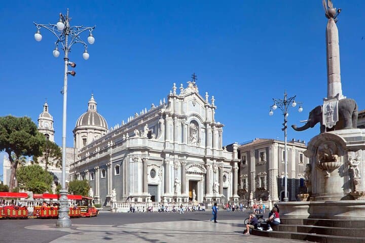 Catania Baroque Walking Tour: 2-Hour Guided City Highlights