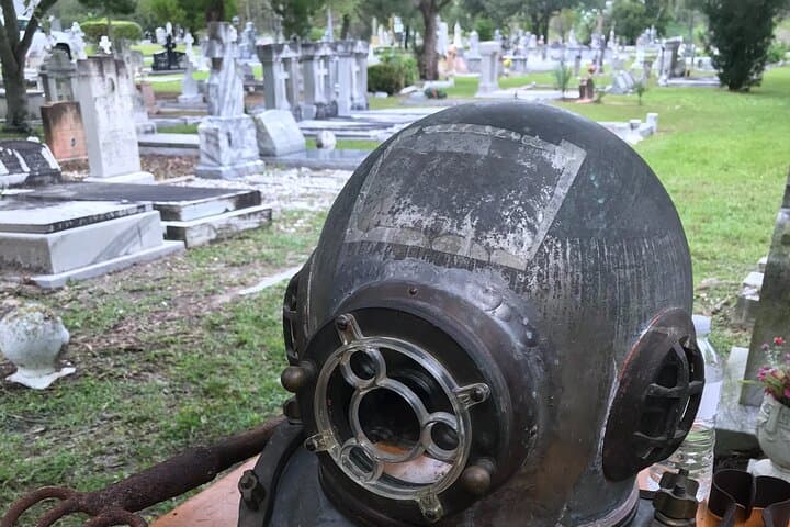 Sponge Dock Stroll: Tarpon Springs Greek Culture & Sponge-Diving History photo 6